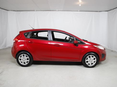 Used 2011 Ford Fiesta SE w/ 201A Rapid Spec Order Code FWD image 2
