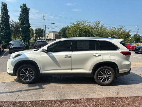 Used 2019 Toyota Highlander XLE AWD/4WD image 7