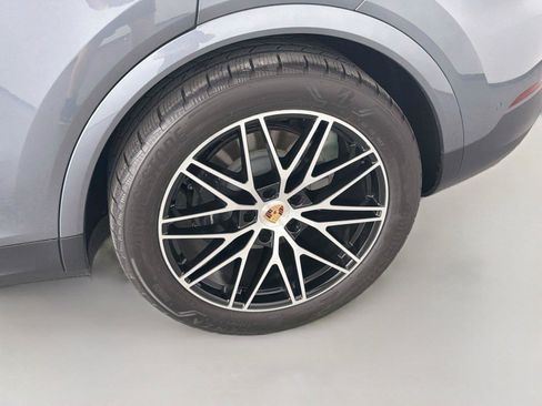 Certified 2026 Porsche Cayenne AWD/4WD image 12