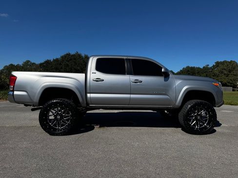 Used 2019 Toyota Tacoma SR5 image 6