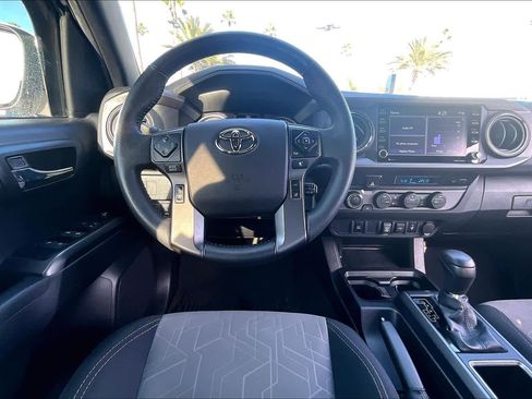 Used 2023 Toyota Tacoma TRD Off-Road image 5