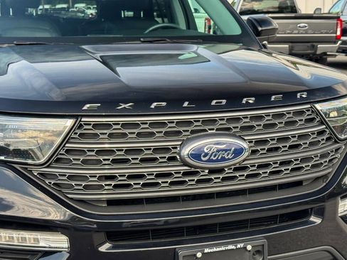 Used 2023 Ford Explorer XLT w/ Equipment Group 202A AWD/4WD image 9