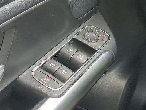 Used 2025 Mercedes-Benz GLA 250 image 27