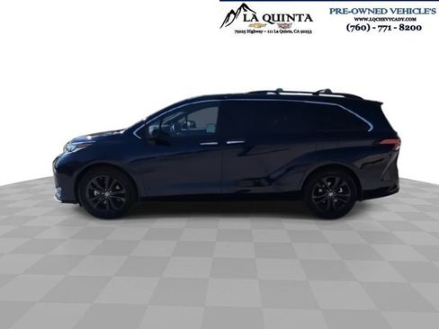 Used 2022 Toyota Sienna XSE w/ XSE Plus Package image 5