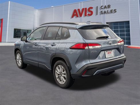 Used 2024 Toyota Corolla Cross LE image 3