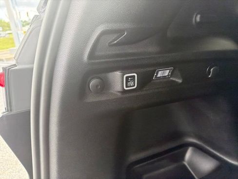 Used 2024 Jeep Grand Cherokee L Laredo AWD/4WD image 15