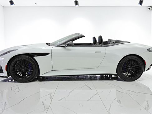 Used 2024 Aston Martin DB12 Convertible RWD image 3