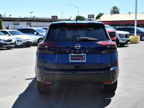 Used 2025 Nissan Rogue SV FWD image 7