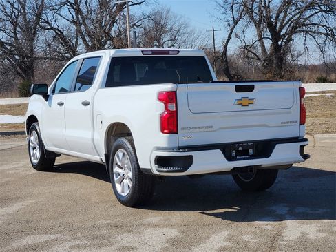 Used 2022 Chevrolet Silverado 1500 Custom image 5