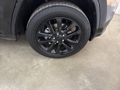 Used 2019 Jeep Grand Cherokee Altitude image 28