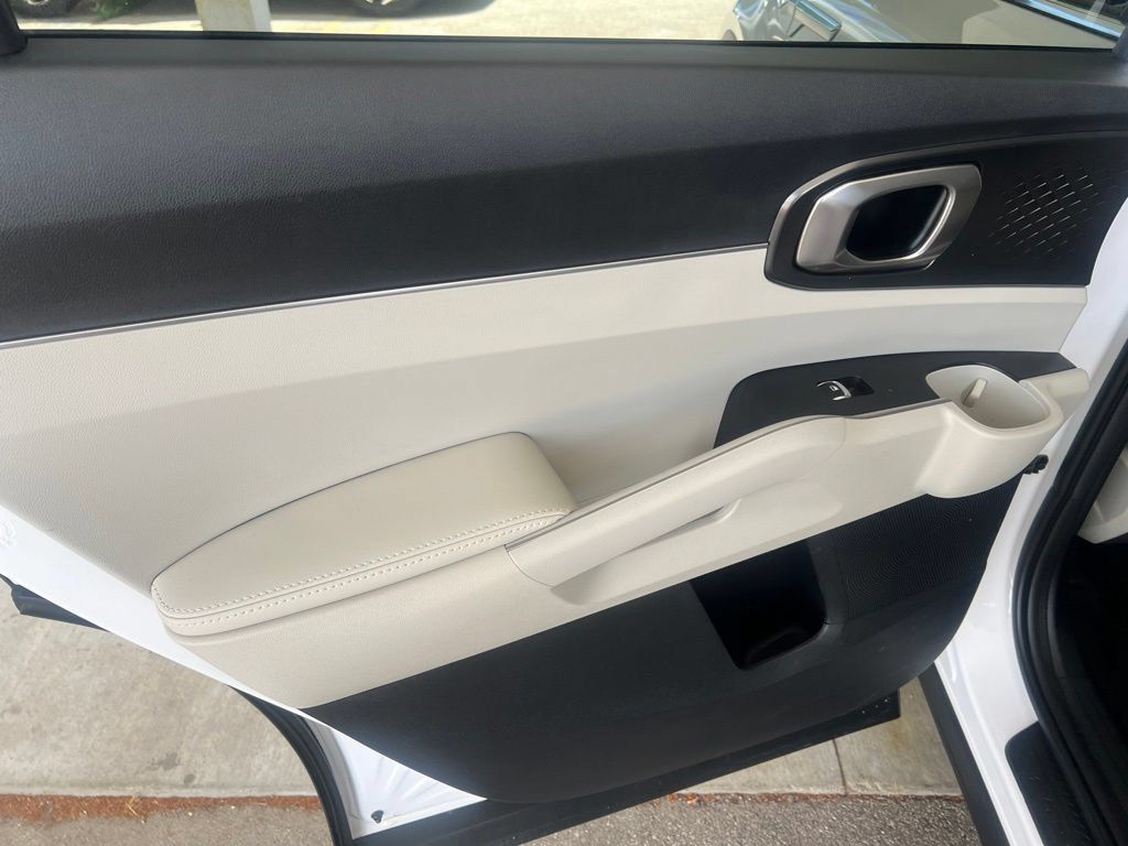 Certified 2024 Kia Sorento S w/ Panoramic Sunroof Package FWD image 11