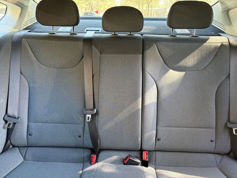 Used 2025 Kia K4 LXS image 32