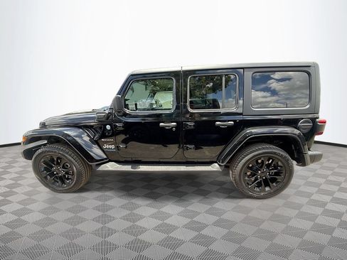 Used 2022 Jeep Wrangler Unlimited Sahara w/ Cold Weather Group AWD/4WD image 8
