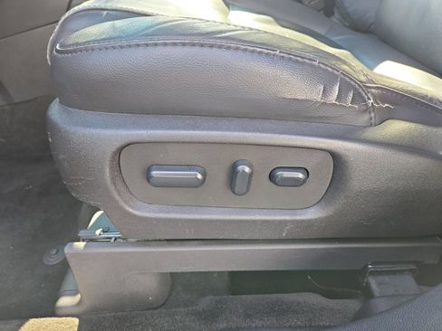 Used 2015 Ford Explorer XLT w/ Equipment Group 202B image 11