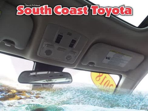 Used 2018 Toyota Corolla XSE image 35