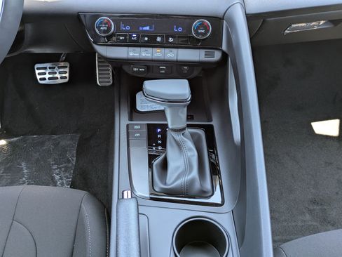 New 2026 Hyundai Elantra Sport FWD image 19