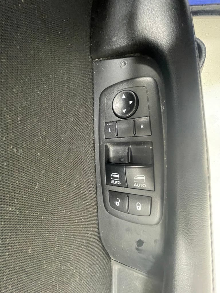 Used 2018 Dodge Challenger R/T RWD image 12