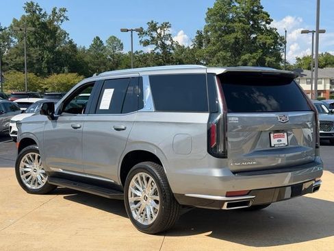 Used 2023 Cadillac Escalade Premium Luxury AWD/4WD image 3