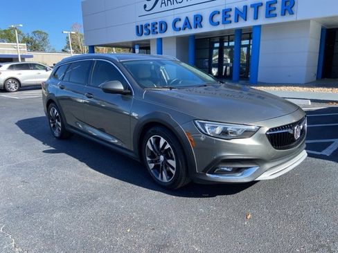 Used 2019 Buick Regal Preferred image 2