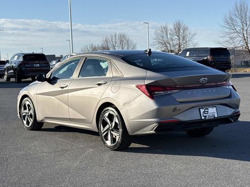 Used 2023 Hyundai Elantra SEL w/ Convenience Package image 26