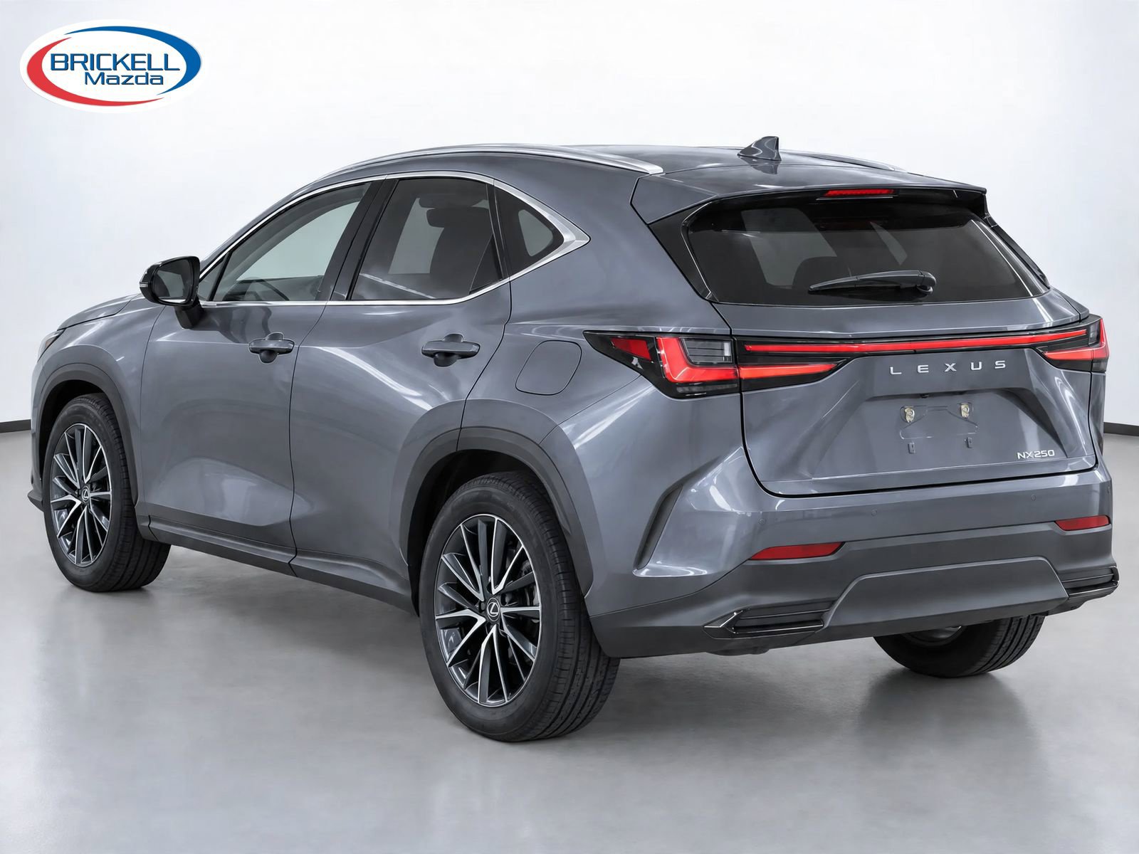 Used 2024 Lexus NX 250 FWD w/ Towing Package (2000 Lbs) image 3