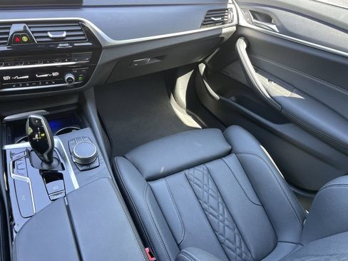 Used 2023 BMW 530i w/ Premium Package RWD image 15
