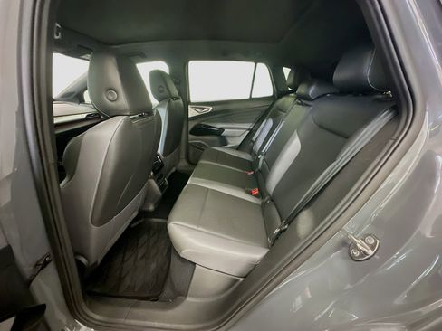 Used 2023 Volkswagen ID.4 Pro S Plus image 29