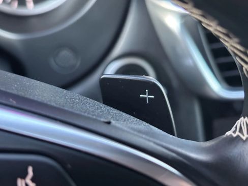 Used 2017 INFINITI QX30 AWD image 40