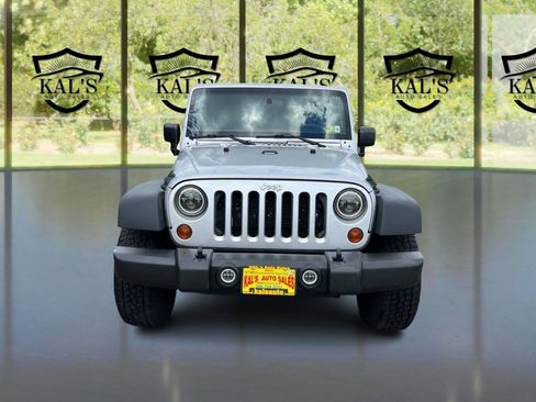 Used 2012 Jeep Wrangler Unlimited Sport AWD/4WD image 2
