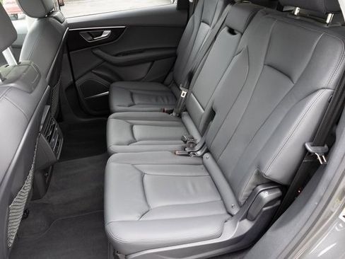 Used 2024 Audi Q7 3.0T Premium Plus image 17