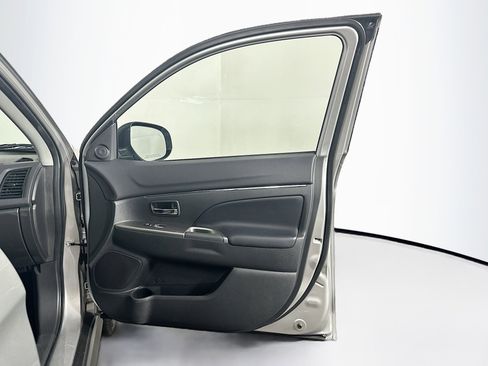 Used 2024 Mitsubishi Outlander Sport SE image 30