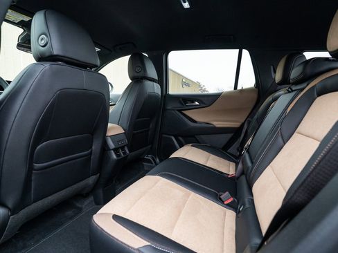 New 2026 Chevrolet Equinox ACTIV w/ Convenience Package III image 38