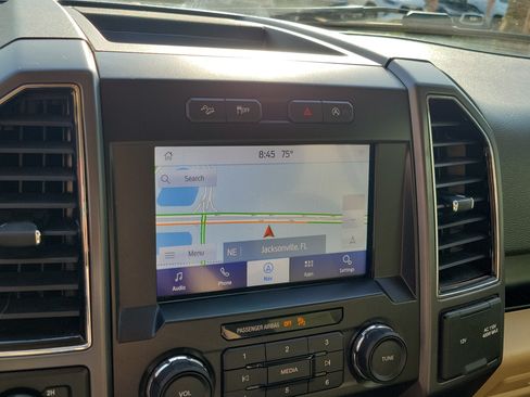 Used 2020 Ford F150 XLT w/ Equipment Group 302A Luxury AWD/4WD image 22