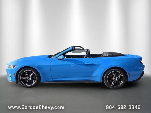 Used 2025 Ford Mustang Premium RWD image 2
