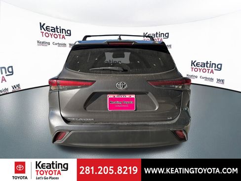Used 2021 Toyota Highlander LE image 4