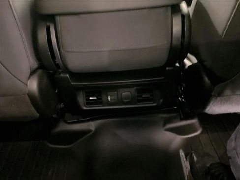 Used 2020 Chevrolet Silverado 1500 RST AWD/4WD image 27