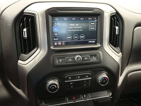 Used 2022 Chevrolet Silverado 2500 W/T AWD/4WD image 36