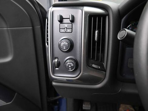 Used 2018 Chevrolet Silverado 1500 LT w/ All Star Edition image 9