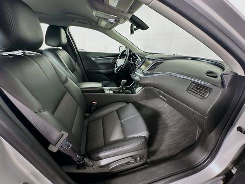 Used 2016 Chevrolet Impala LT w/ Convenience Package FWD image 29