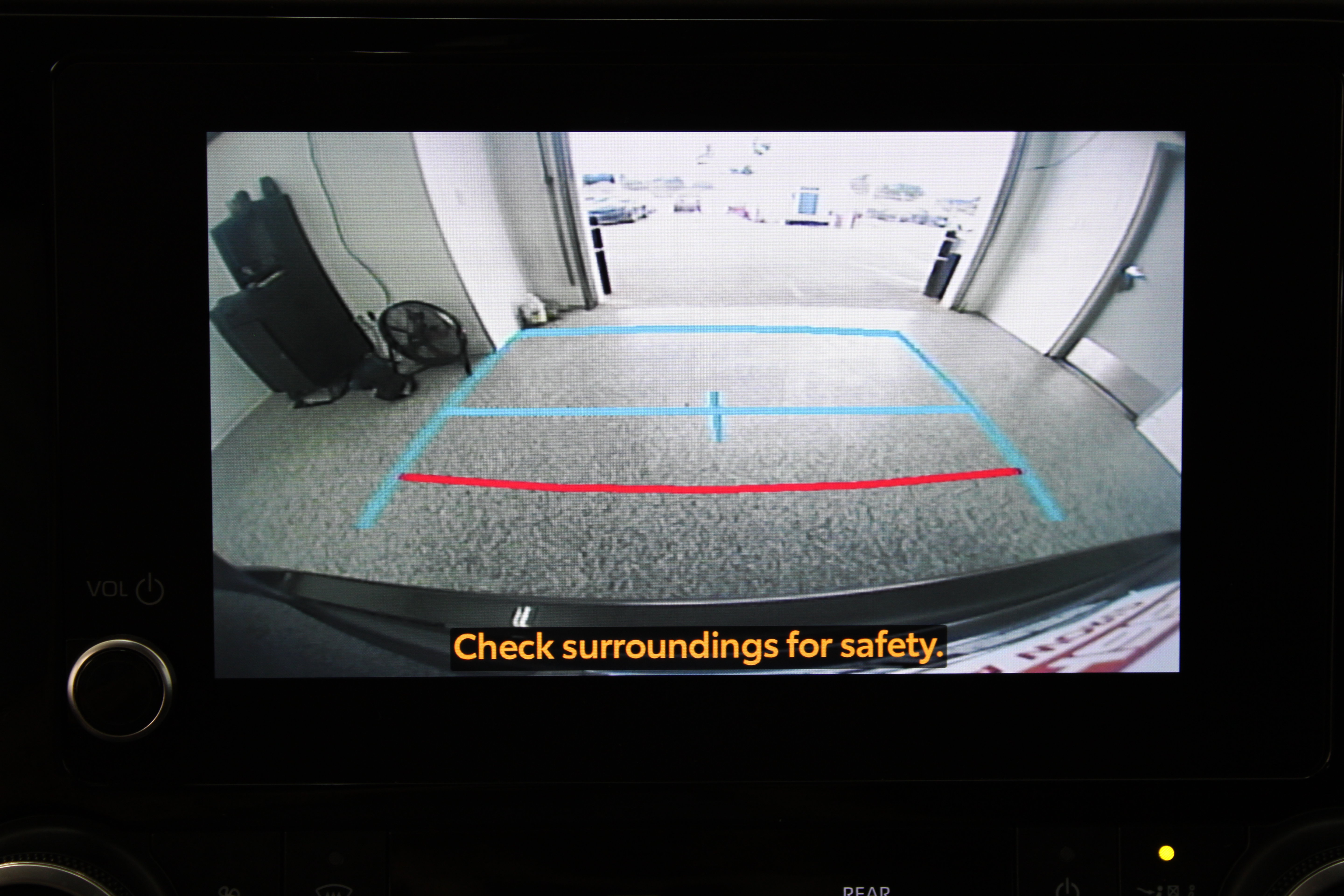 Used 2023 Toyota Highlander LE FWD image 21