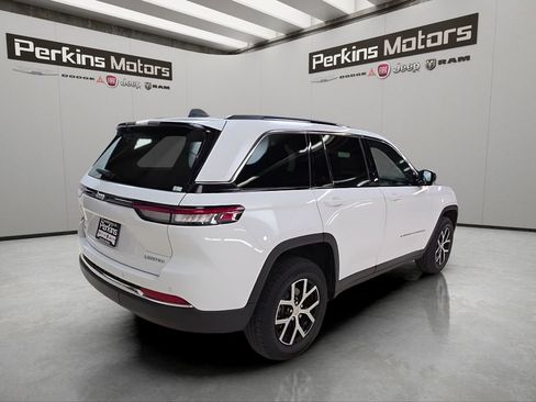 Used 2025 Jeep Grand Cherokee Limited AWD/4WD image 5