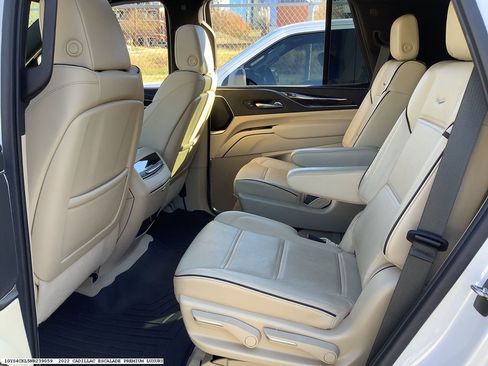 Used 2022 Cadillac Escalade Premium Luxury w/ Performance Package image 14