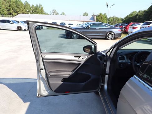 Used 2015 Volkswagen Golf TDI FWD image 28