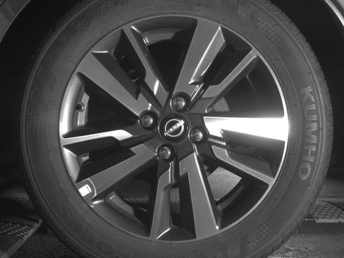 Used 2025 Nissan Versa SV FWD image 14