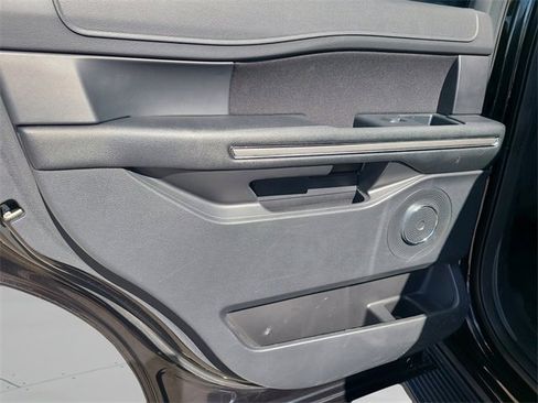 Used 2022 Ford Expedition XL image 17