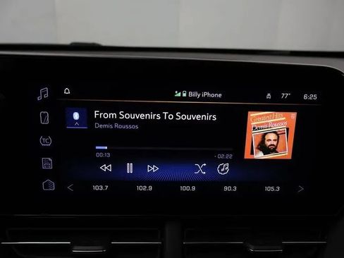 Used 2025 Chevrolet Trax LT FWD image 30