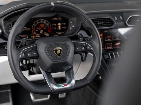 Used 2023 Lamborghini Urus S AWD/4WD image 21