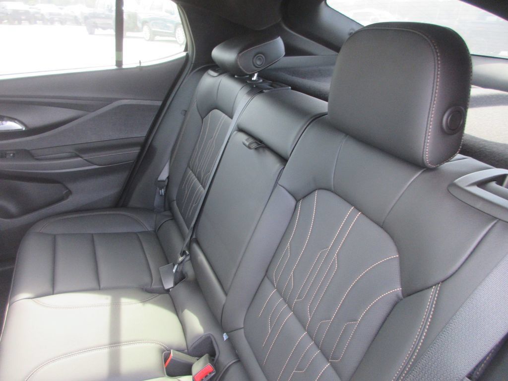 New 2026 Buick Envista Avenir FWD image 12