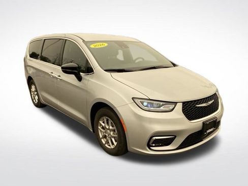 Used 2026 Chrysler Pacifica Select FWD image 9