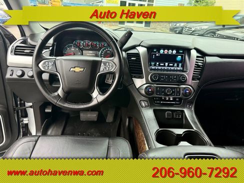 Used 2017 Chevrolet Suburban LT image 10